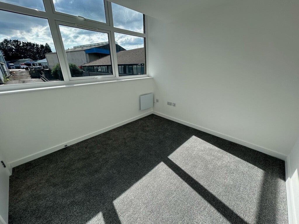 Flat Houston Way in Frome