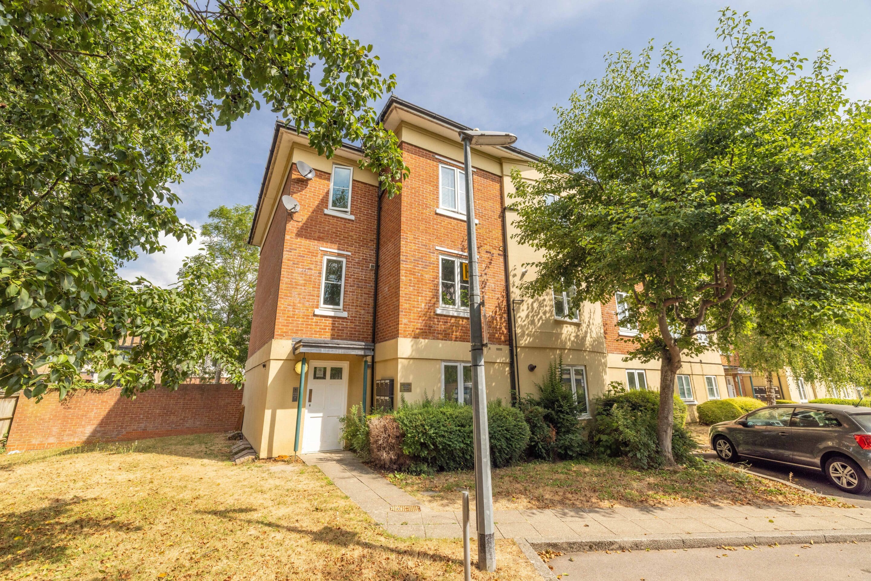 Flat Clarence Road in Windsor