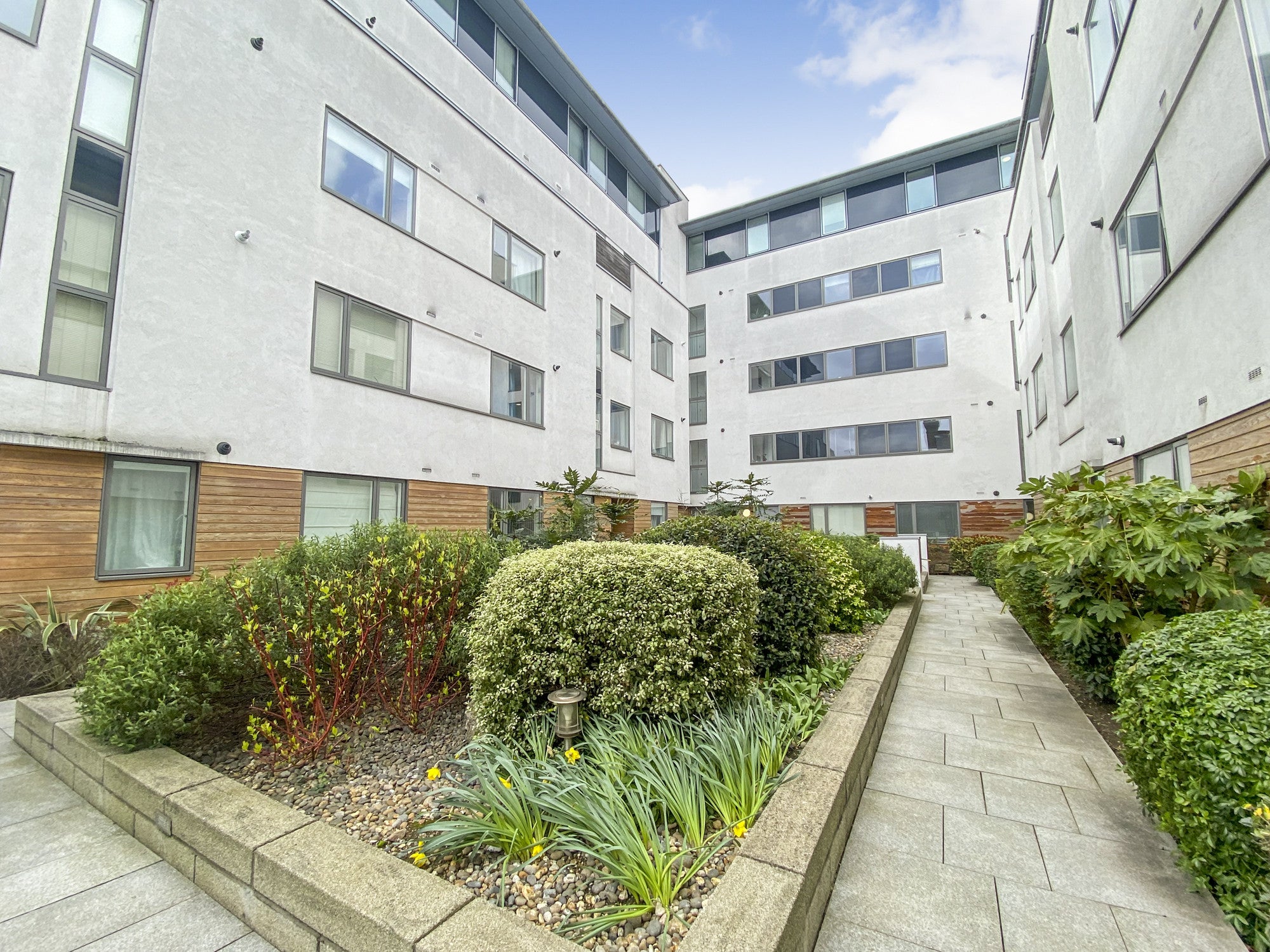 Flat Liverpool Road in Greater London