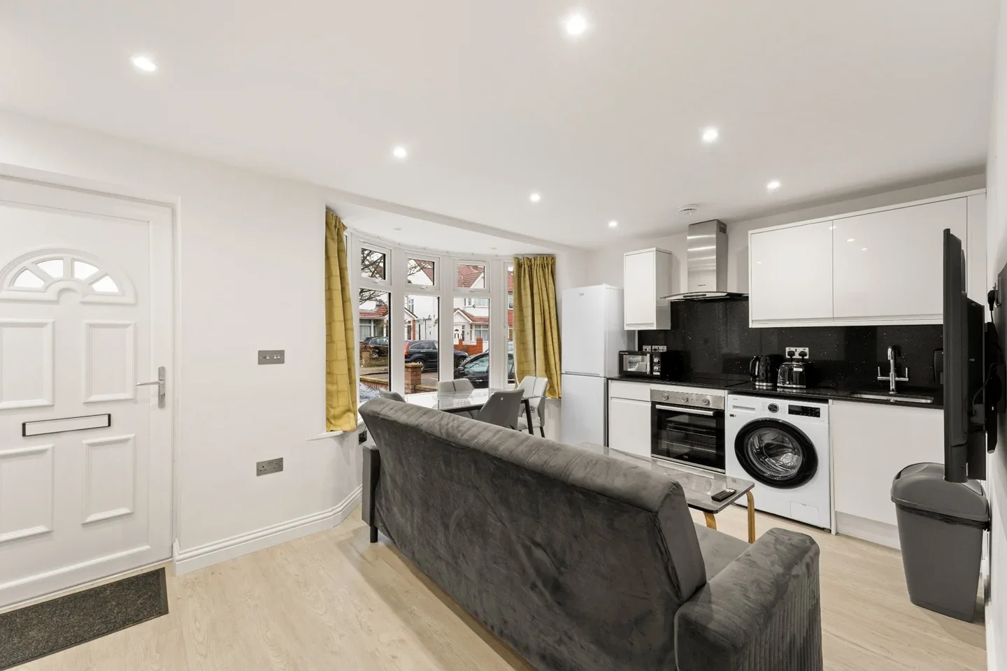 Flat Tavistock Avenue in Greater London