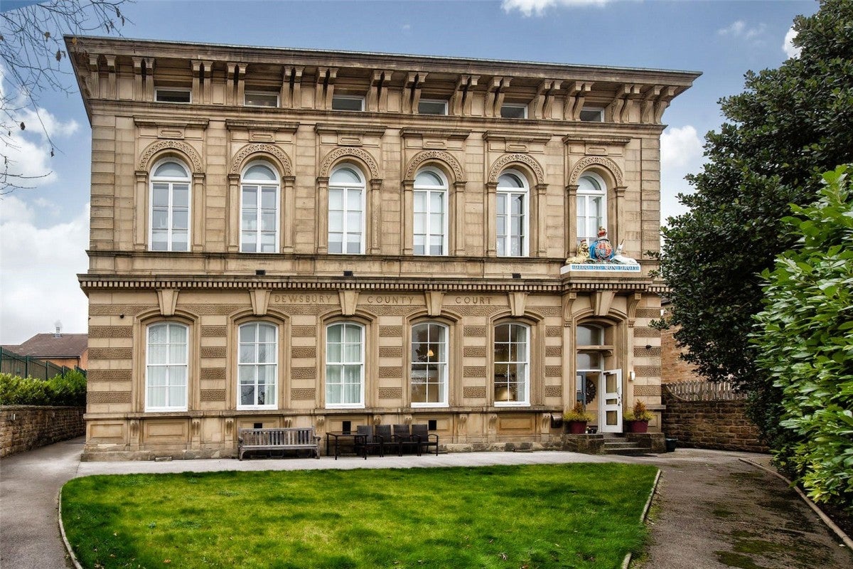 Flat Eightlands Road in Kirklees