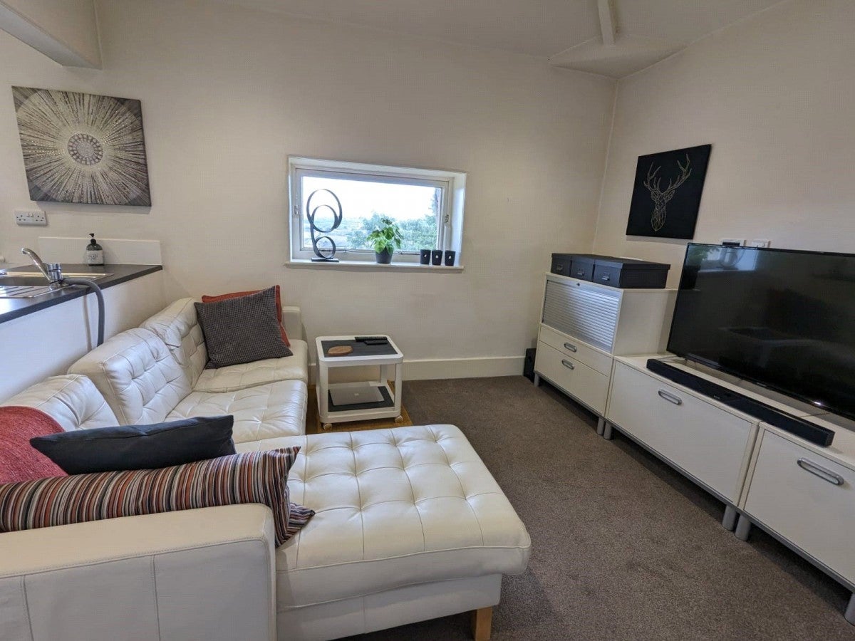 Flat Eightlands Road in Kirklees