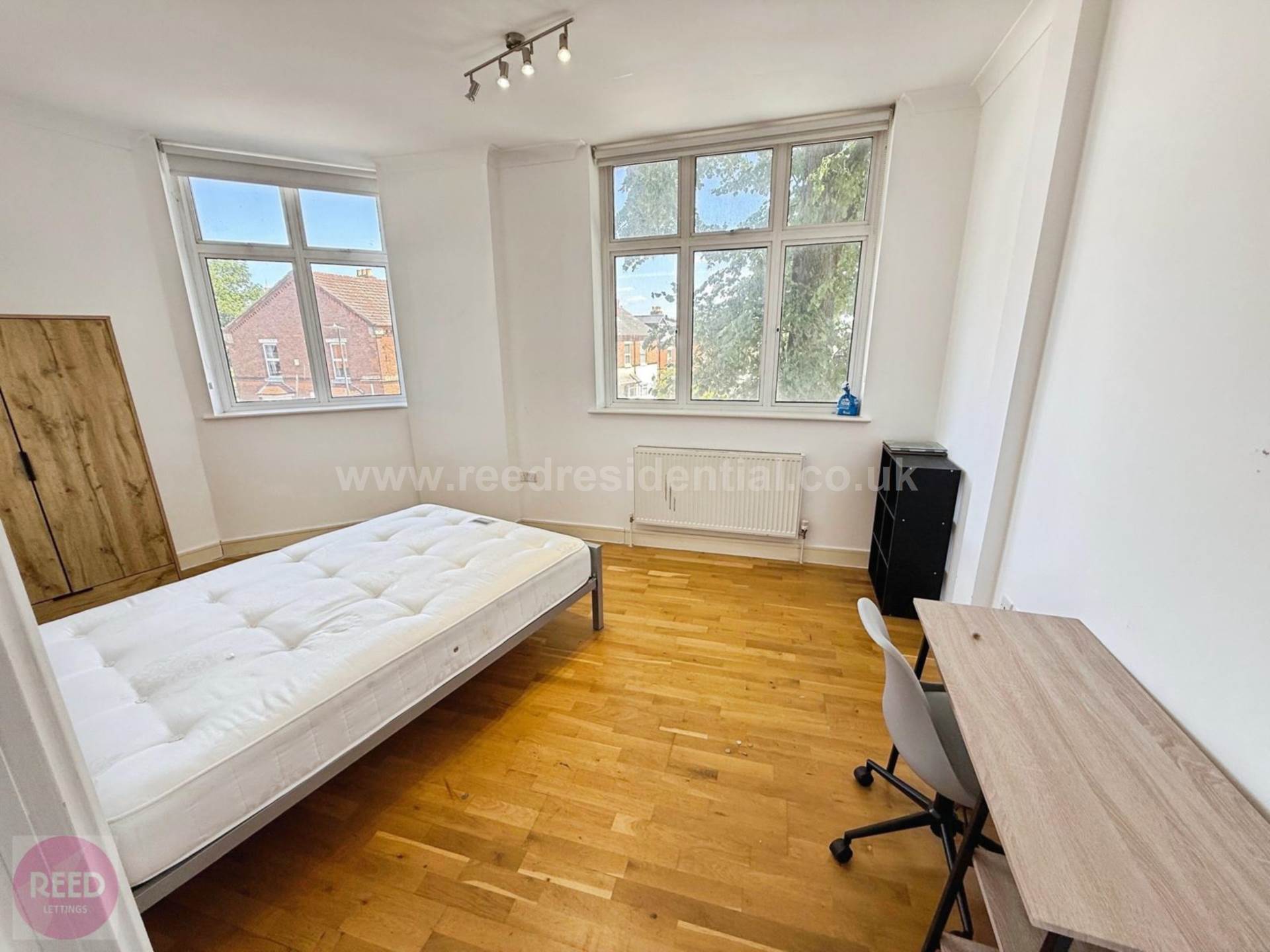 Flat Selly Park Road in Birmingham