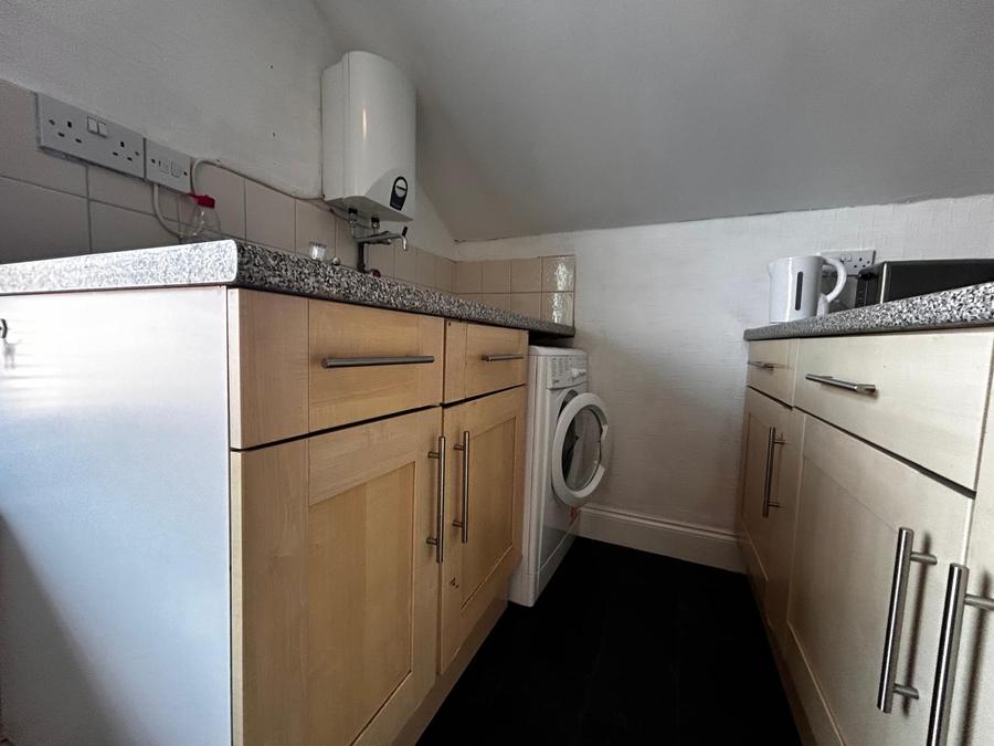 Room Duffield Road in Derby