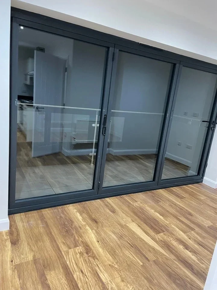 Flat Canberra Road in Greater London