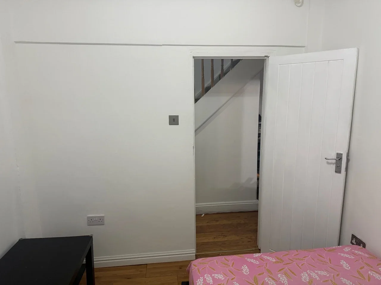 Room Davington Road in Greater London