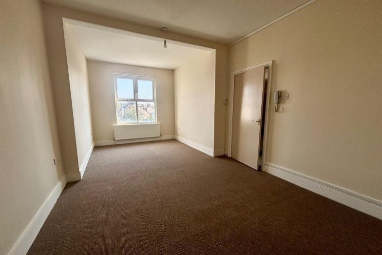 Flat Claremont Road in Seaford