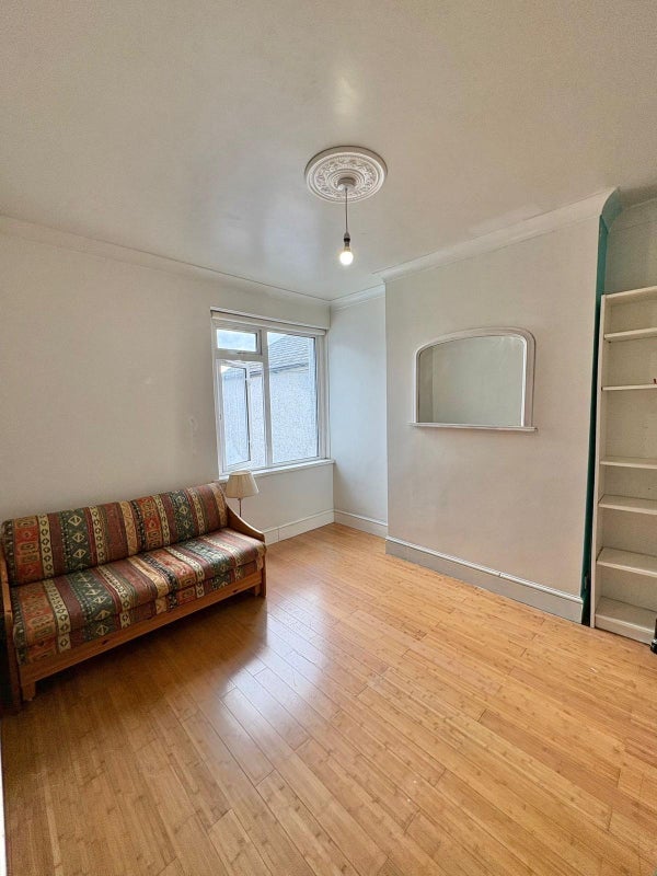 Room Copleston Road in Cardiff
