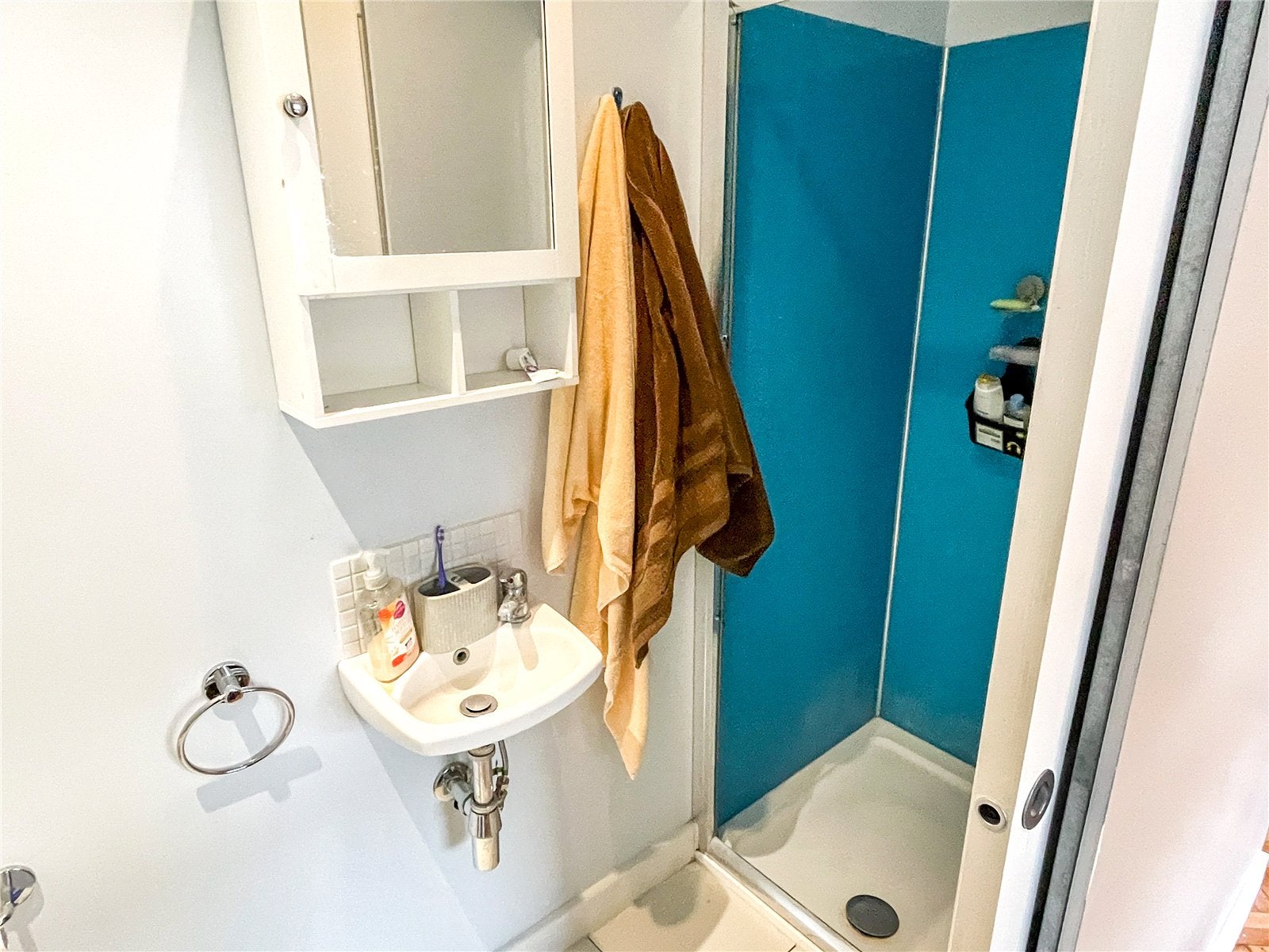 Flat Lilac Close in Guildford