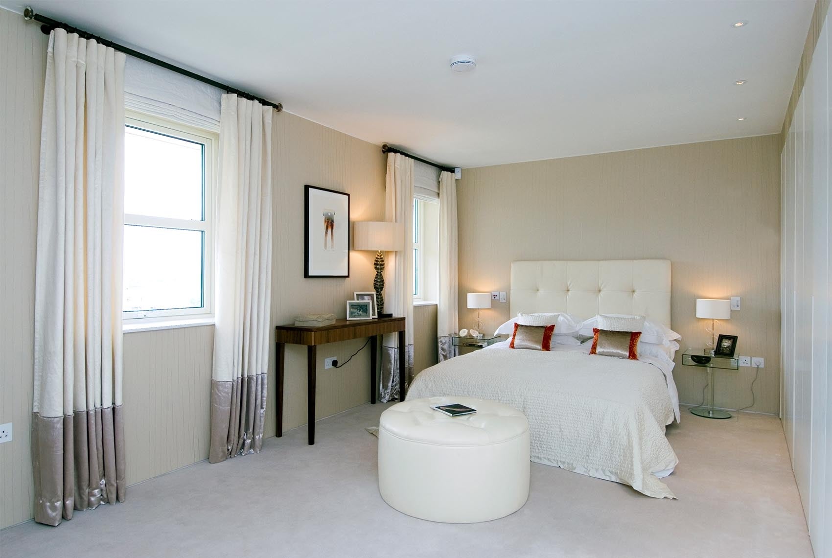 Flat Boydell Court in Greater London