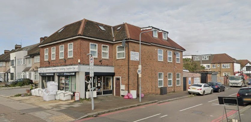 Flat Denham Drive in Greater London
