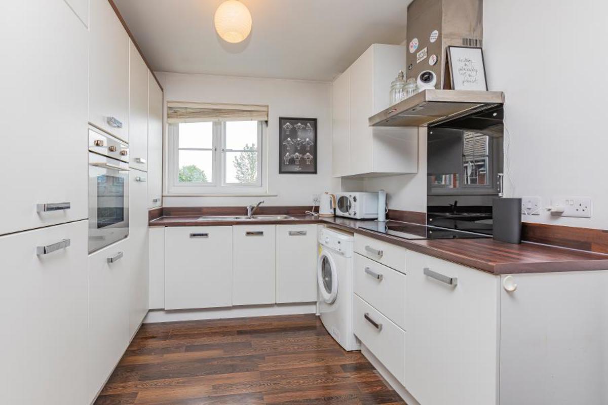Flat East Fields Road in Stoke Gifford