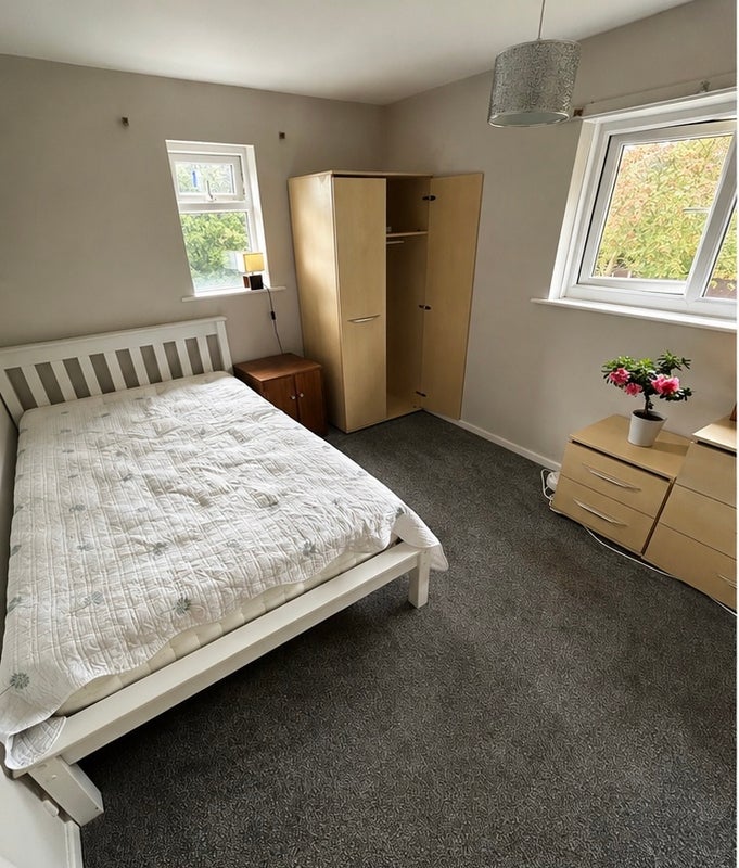 Room Bannerdale Road in Sheffield