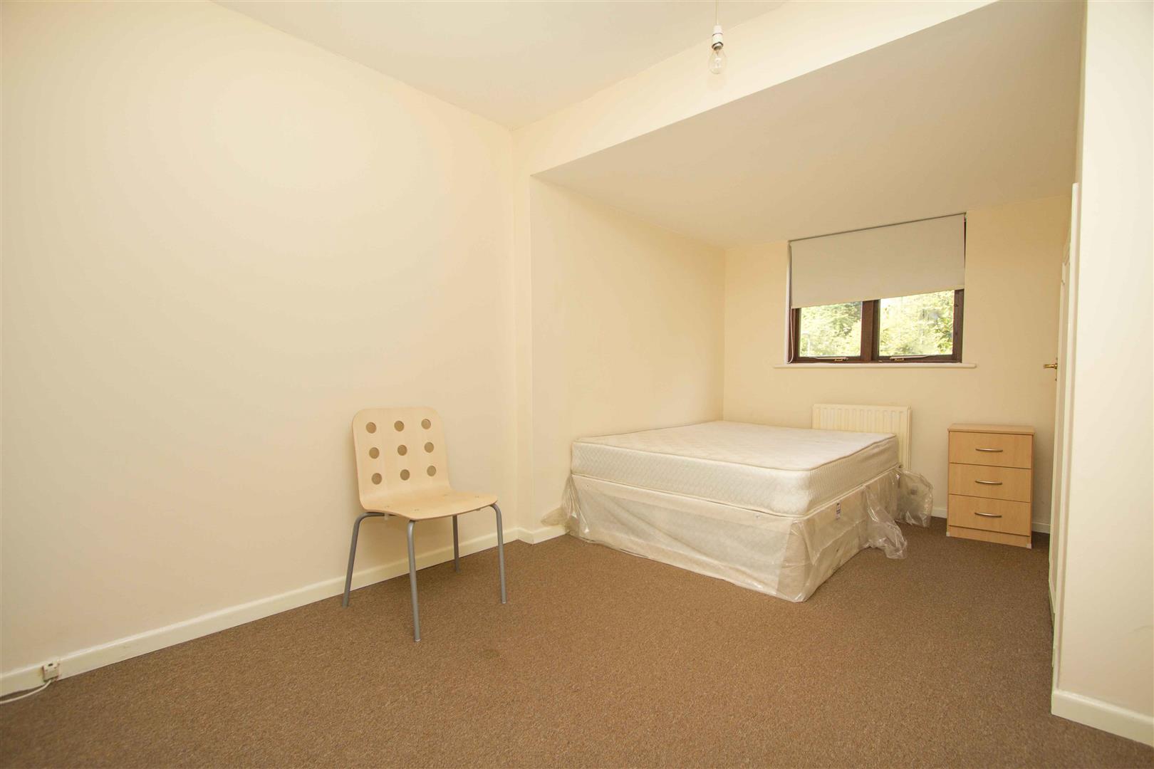 Flat Wheatley Close in Greater London
