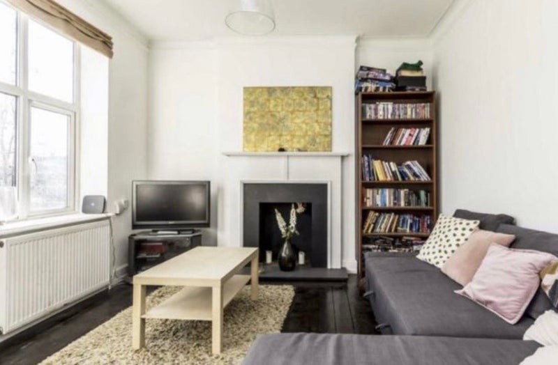 Room Chiswick High Road in Greater London