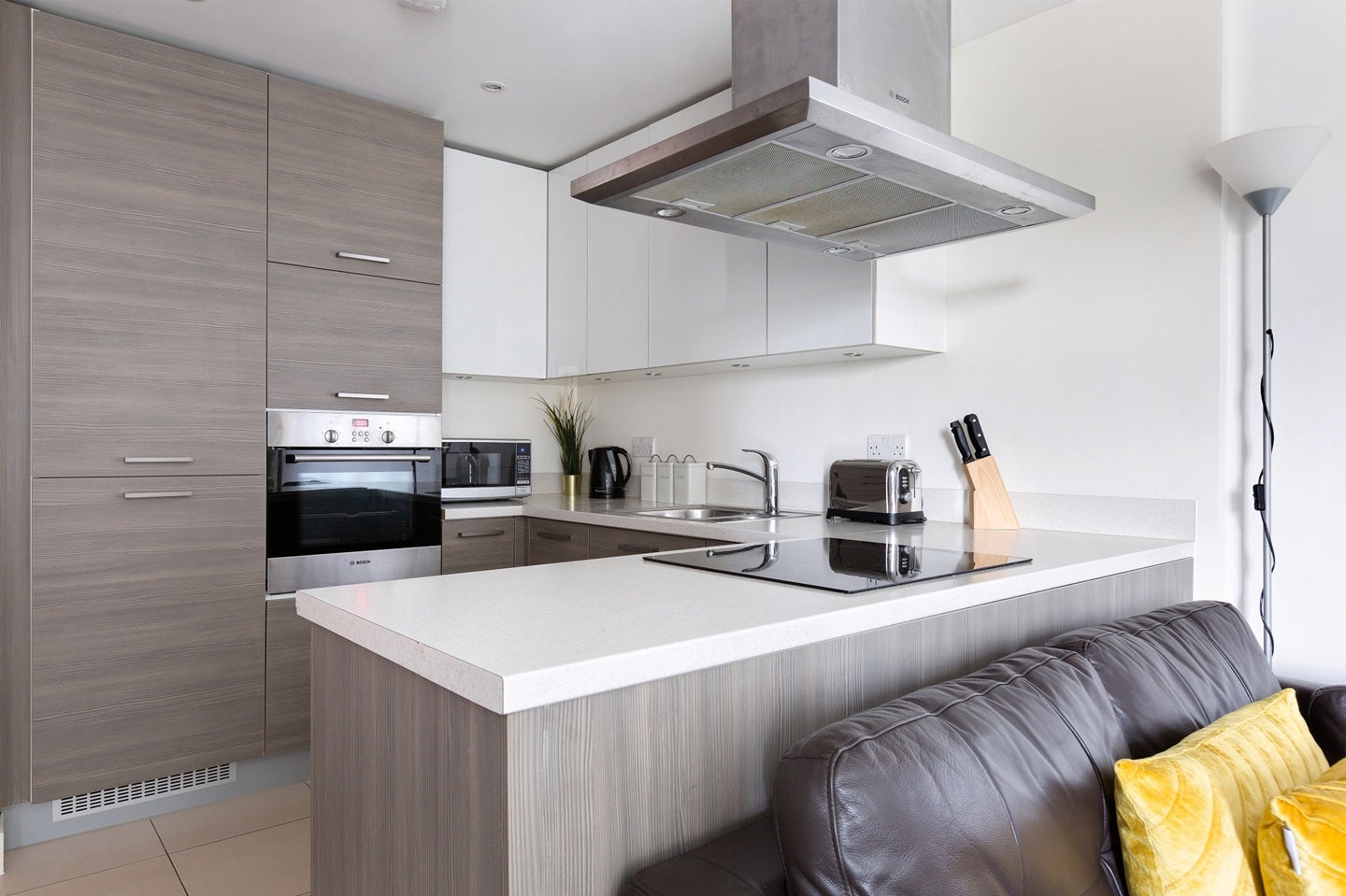 Flat Ashfield Road in Greater London