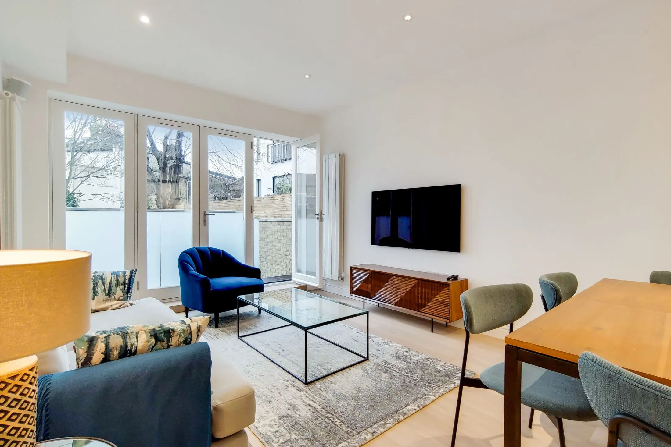 Flat Clapham Road in Greater London