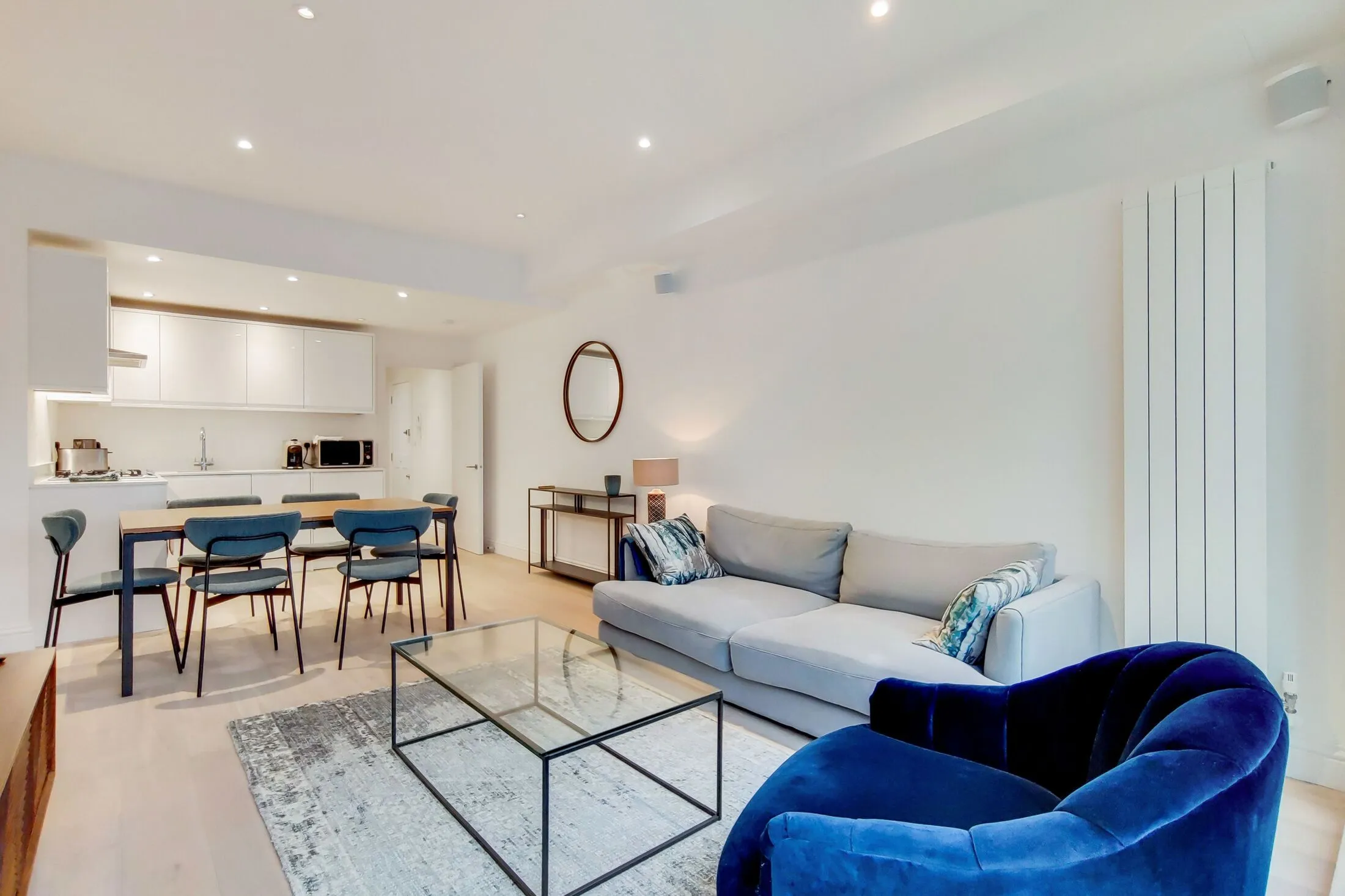 Flat Clapham Road in Greater London