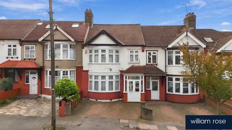 House Studley Drive in Greater London