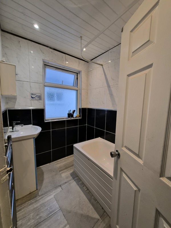 Room Rancliffe Road in Greater London