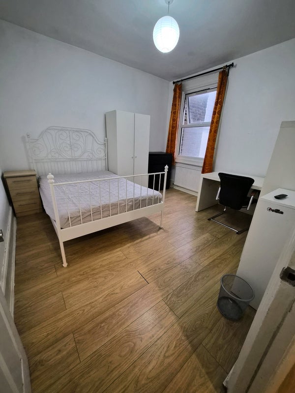 Room Rancliffe Road in Greater London