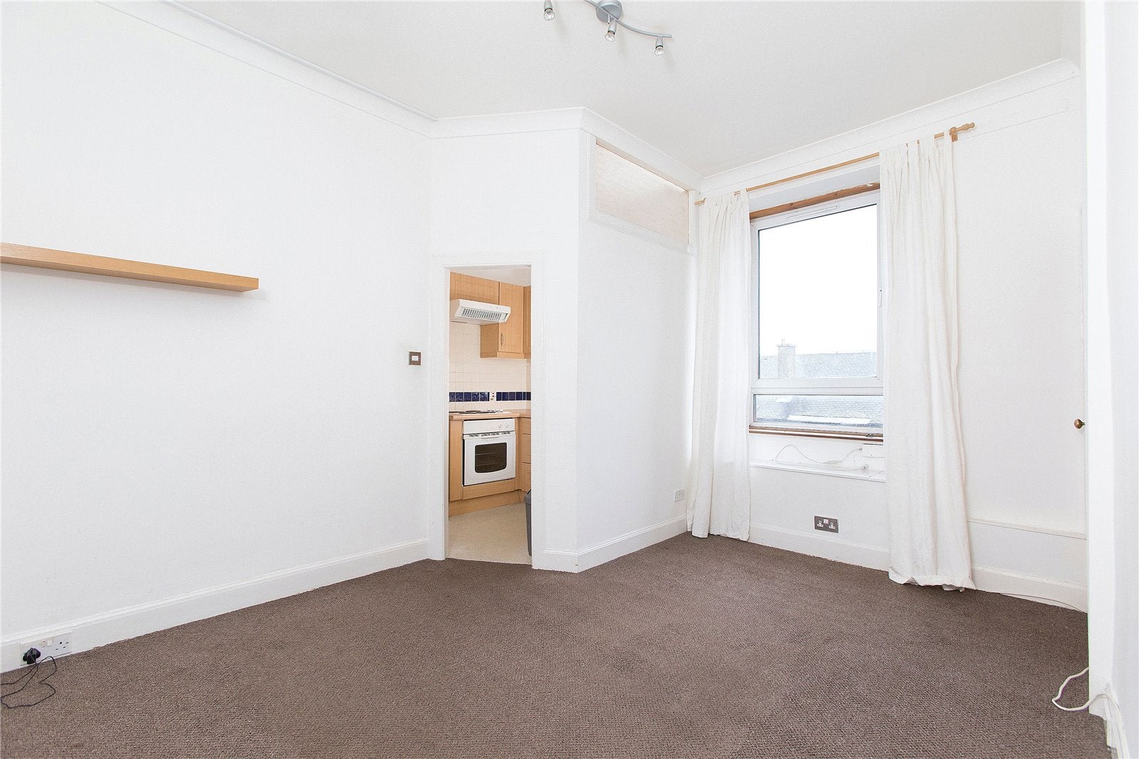 Flat Piersfield Grove in City of Edinburgh