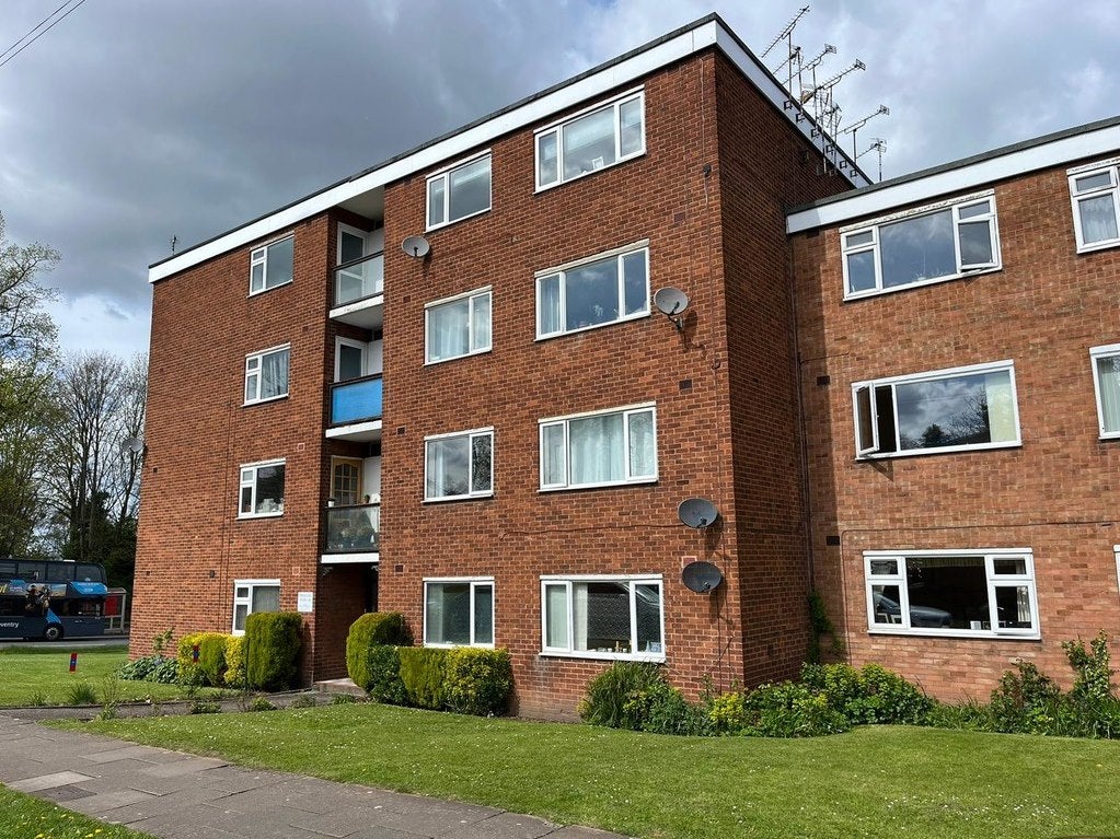 Flat Warwick Road in Coventry