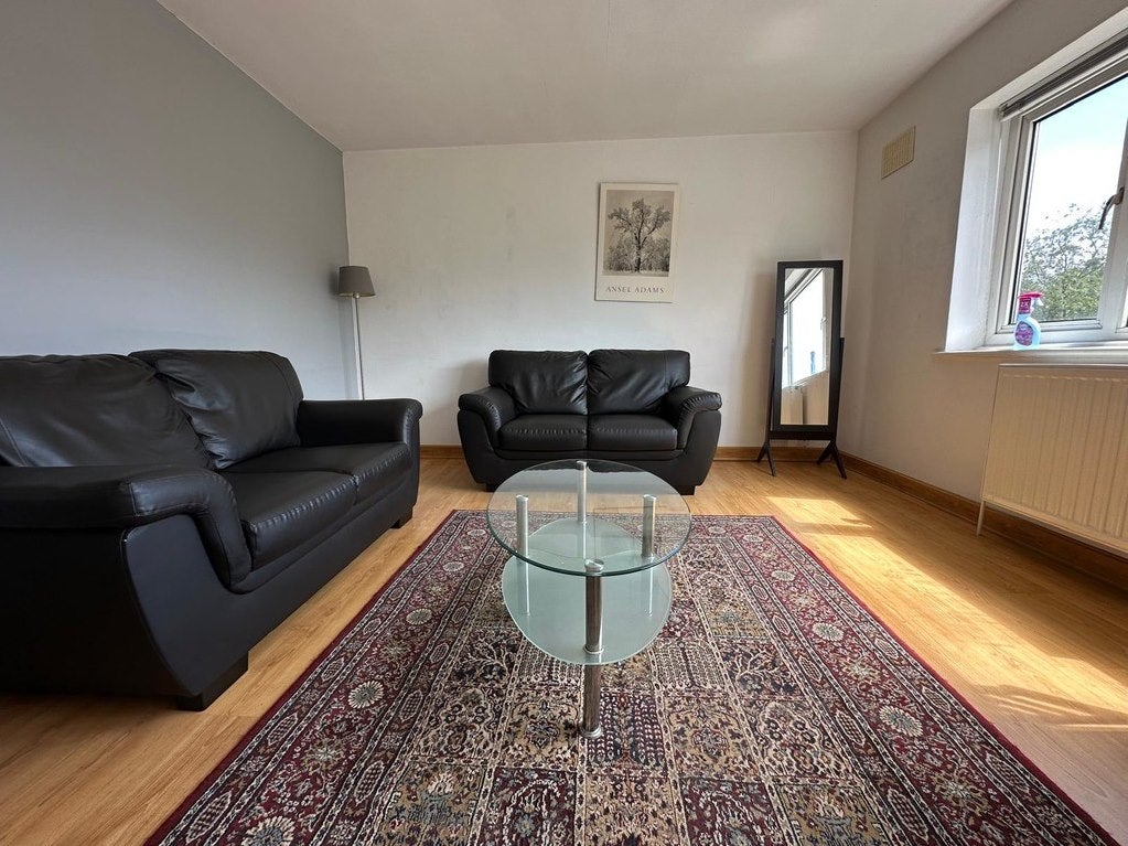 Flat Warwick Road in Coventry