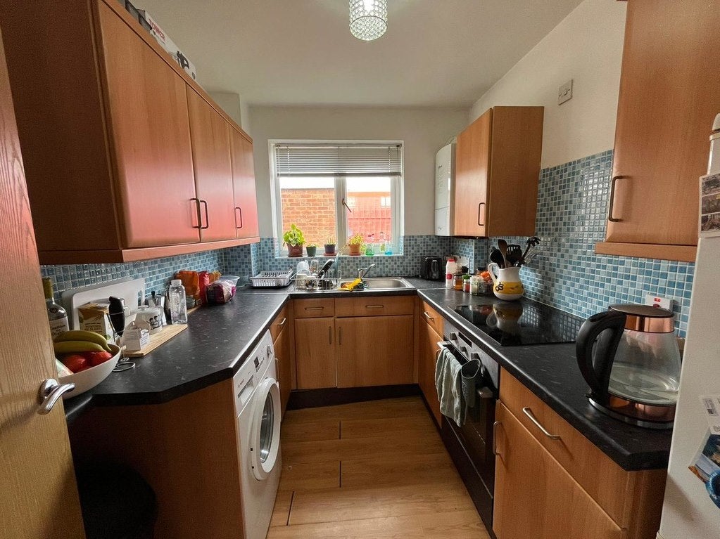 Flat Warwick Road in Coventry