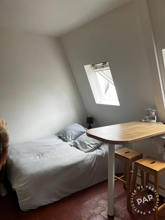 Flat Cour de Rome in Paris