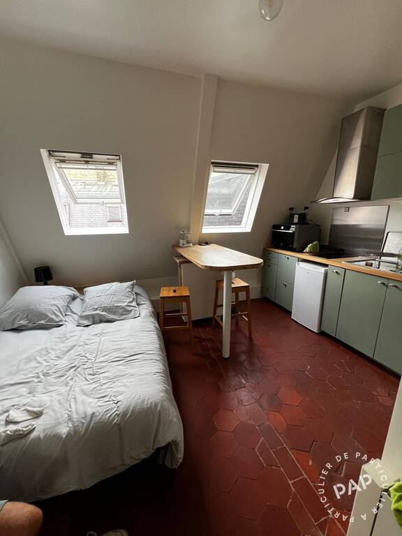 Flat Cour de Rome in Paris