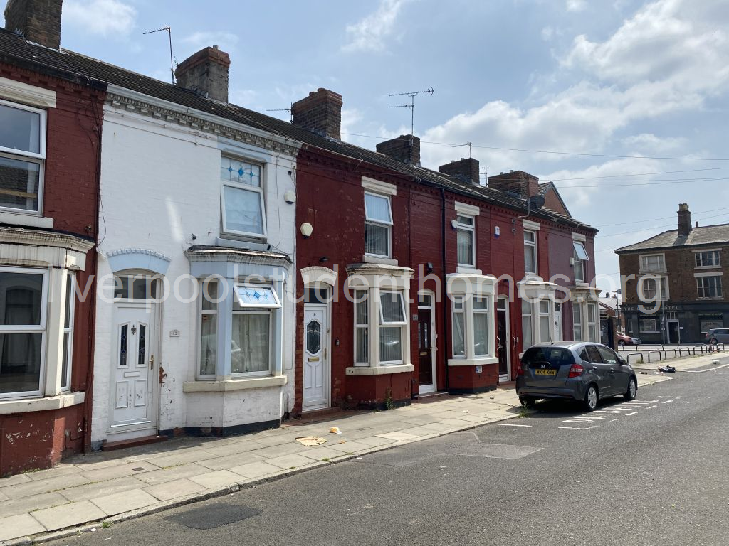 Flat Shaw Street in Liverpool