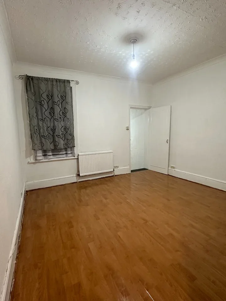 Flat Endsleigh Gardens in Greater London