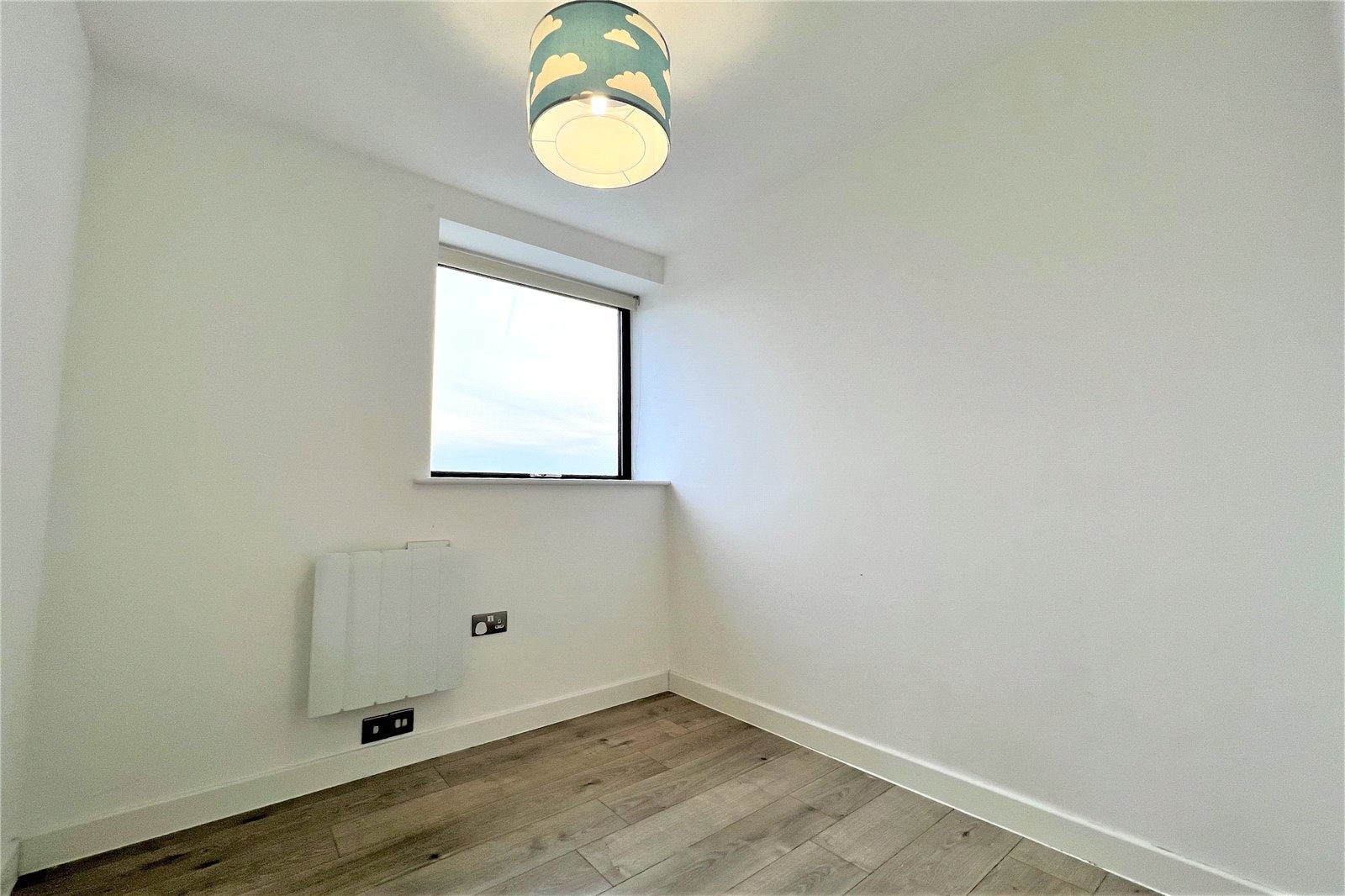 Flat Shrublands Close in Chelmsford