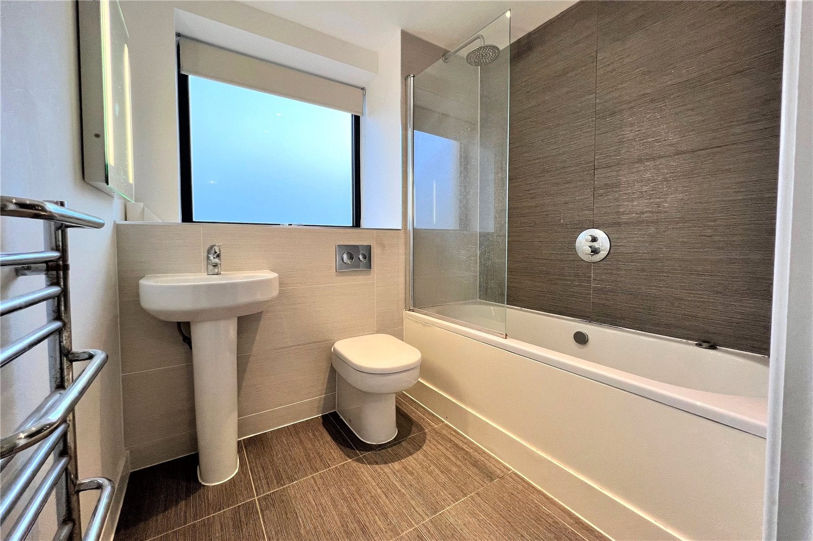 Flat Shrublands Close in Chelmsford