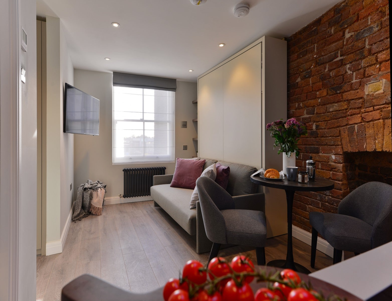 Flat Linden Gardens in Greater London
