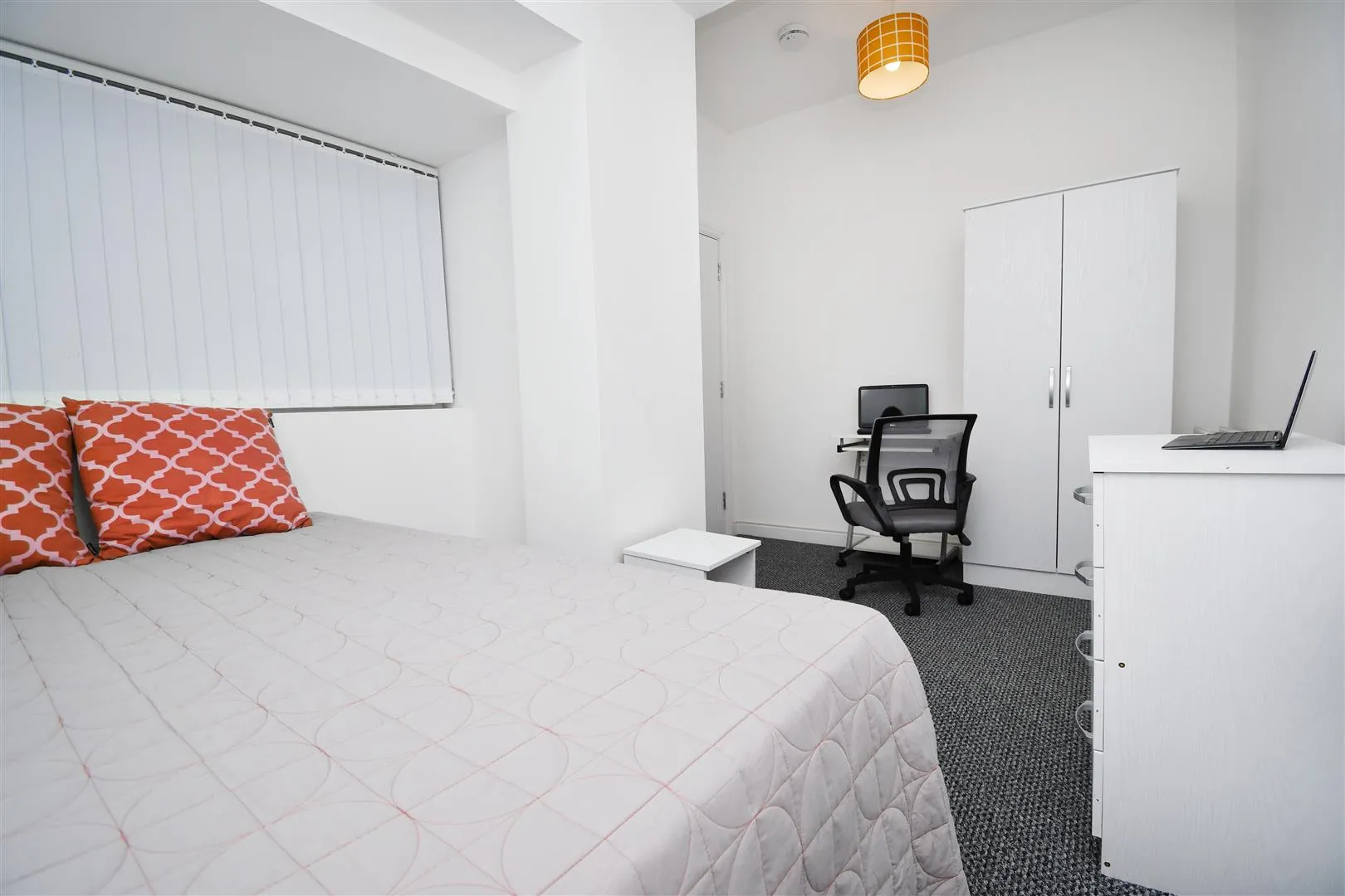 Room Lyndhurst Road in Burnley