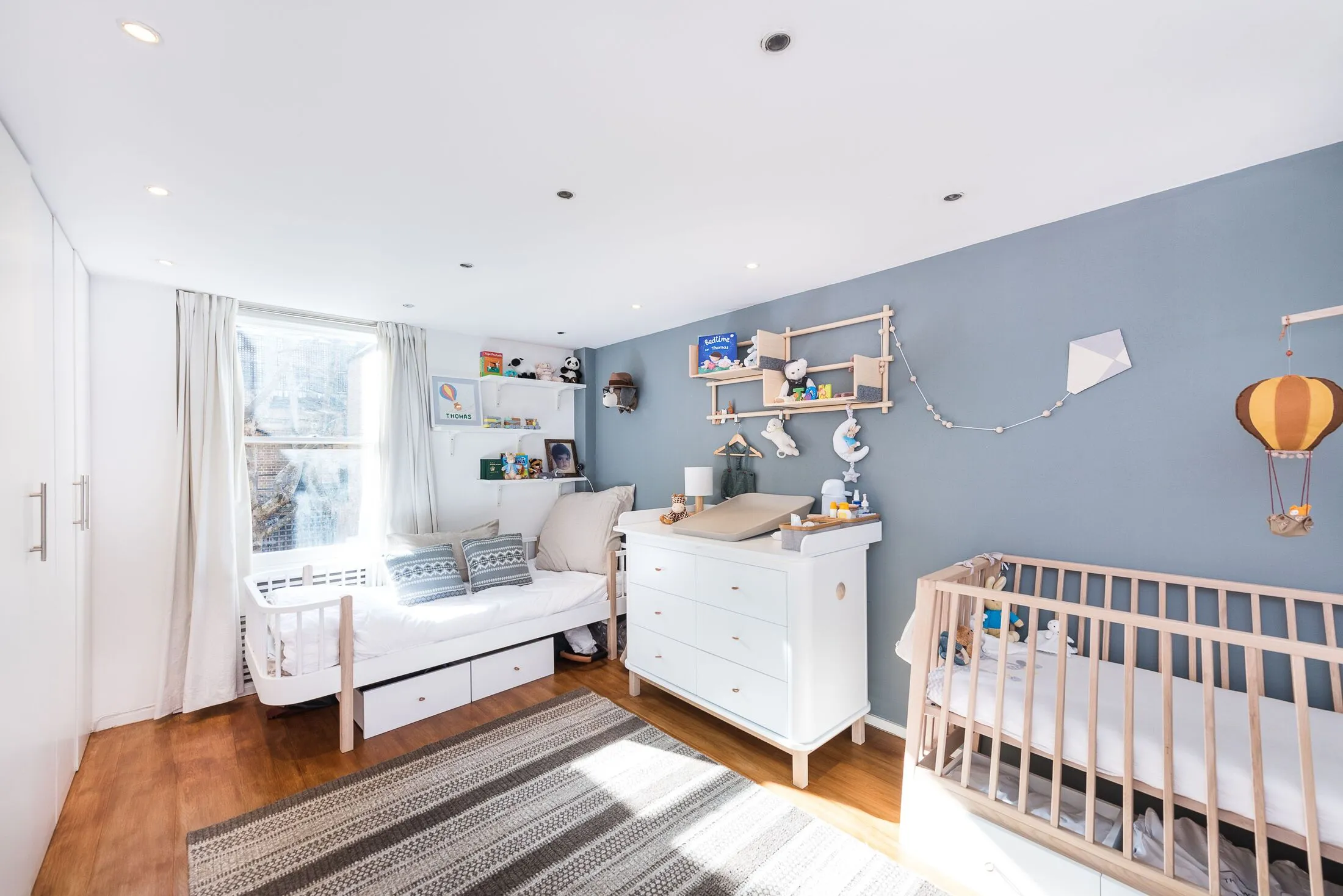 Flat Blacklands Terrace in Greater London