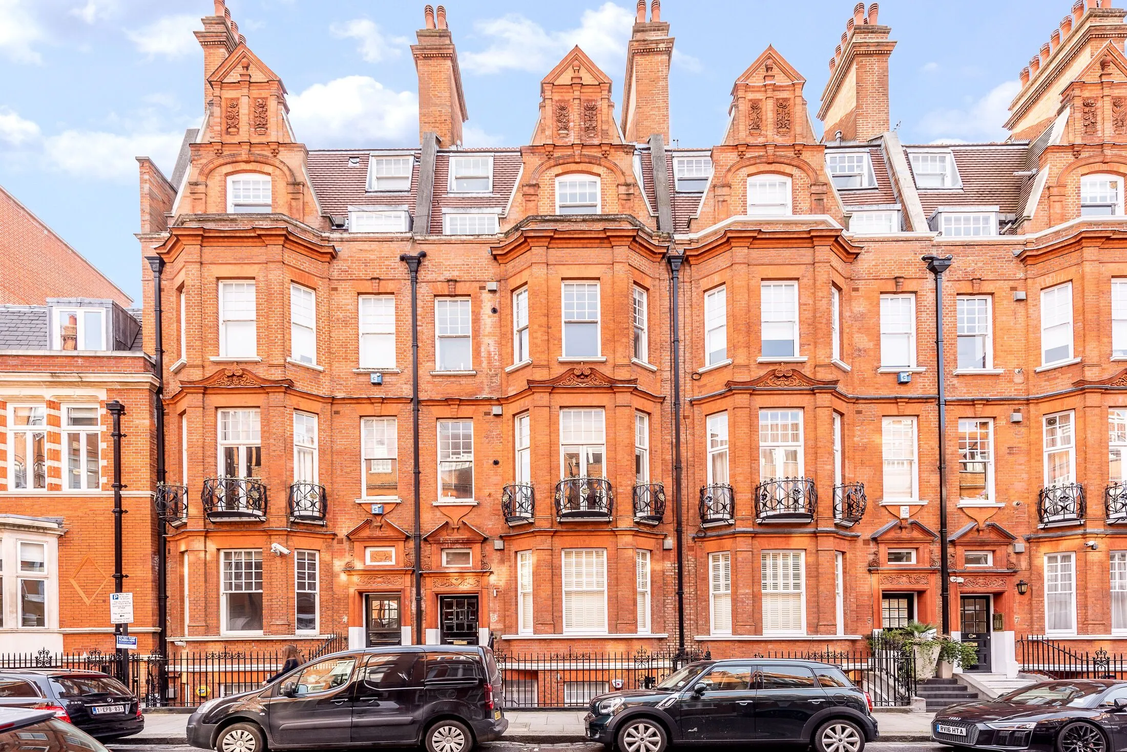 Flat Blacklands Terrace in Greater London