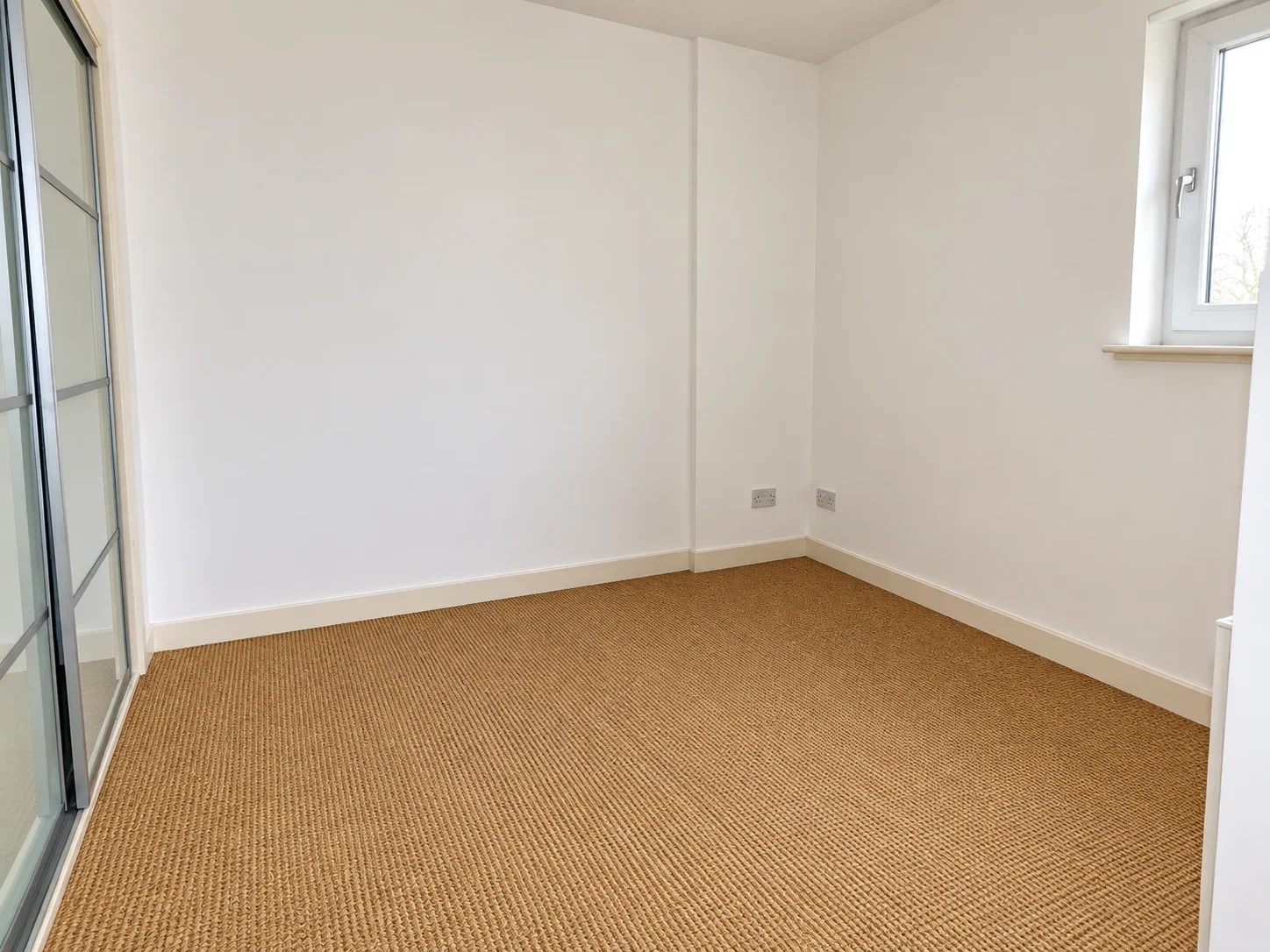 Flat Salamander Court in City of Edinburgh