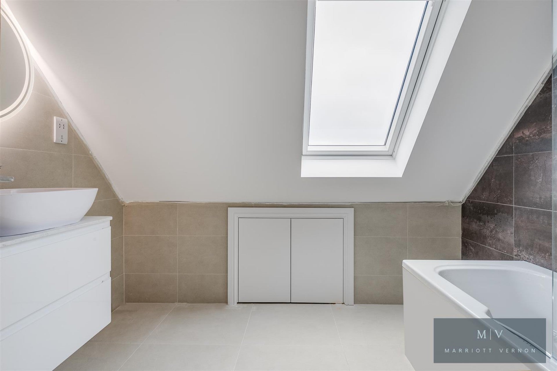 Flat Smitham Bottom Lane in Greater London