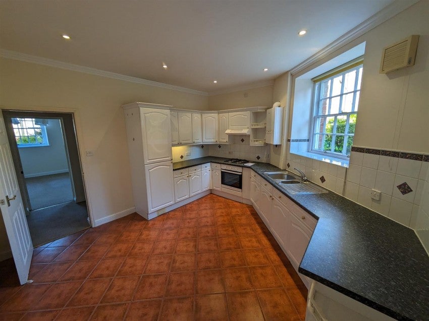Flat Penair Crescent in Truro