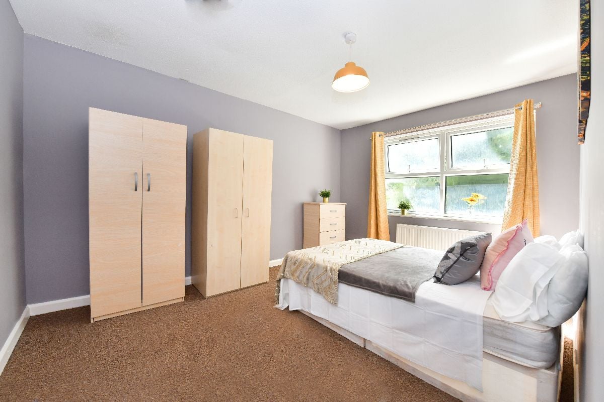 Room Amhurst Road in Greater London