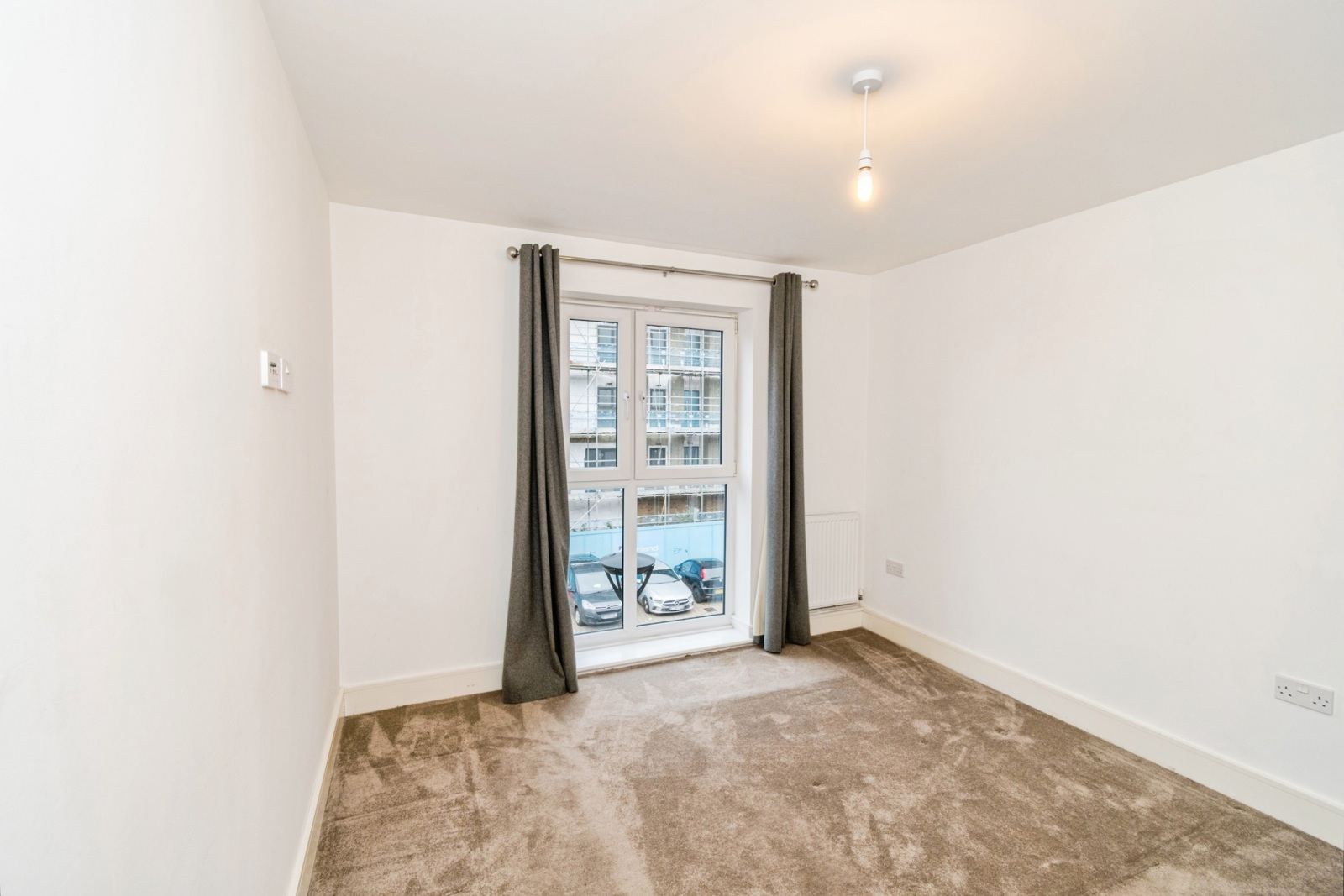 Flat Meridian Way in Southampton