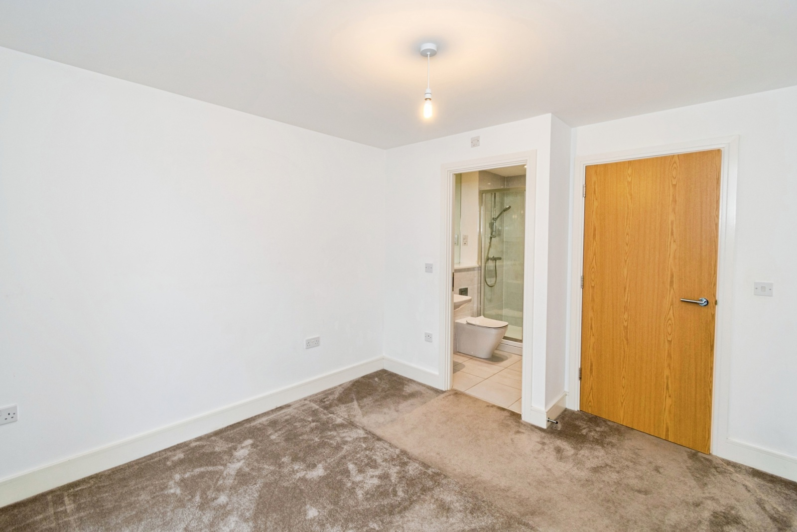 Flat Meridian Way in Southampton
