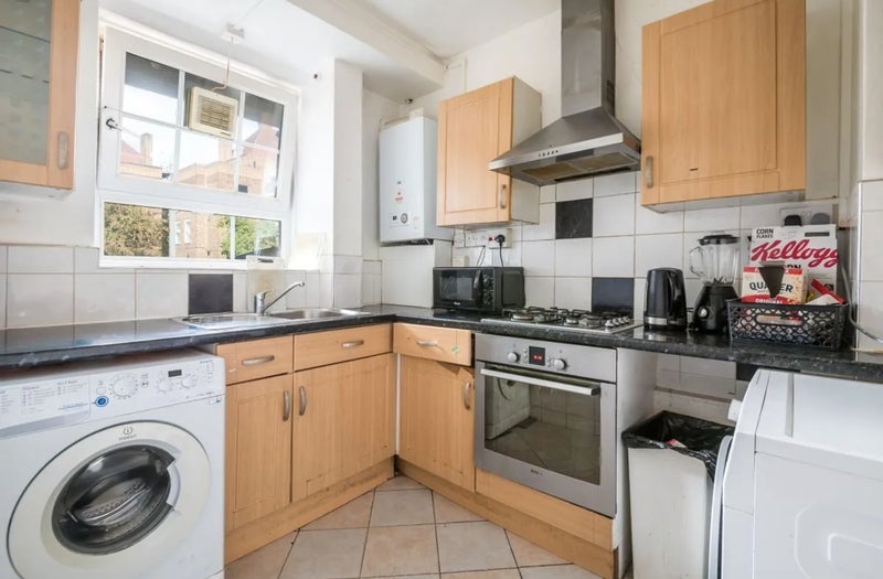 Room Wandsworth Road in Greater London