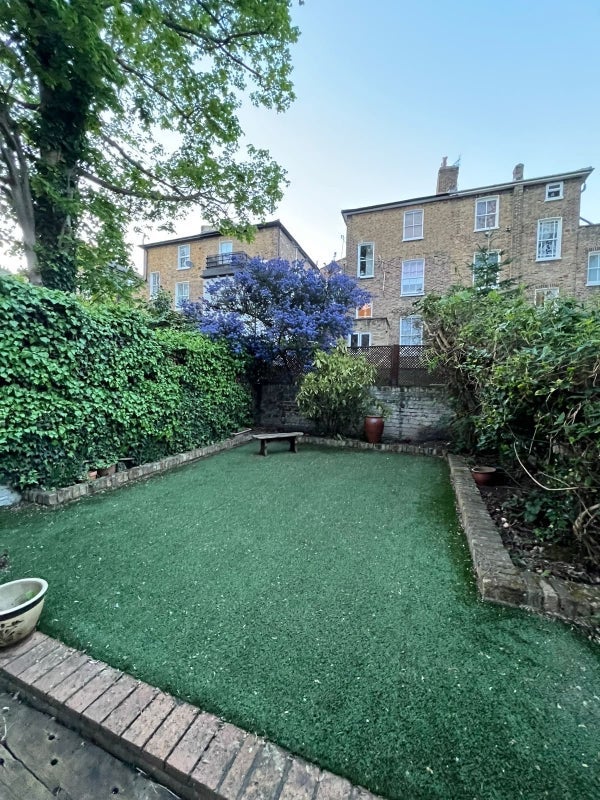 Room Oakley Road in Greater London