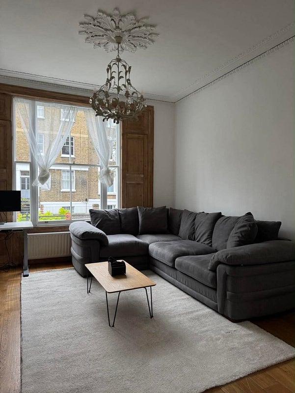 Room Oakley Road in Greater London