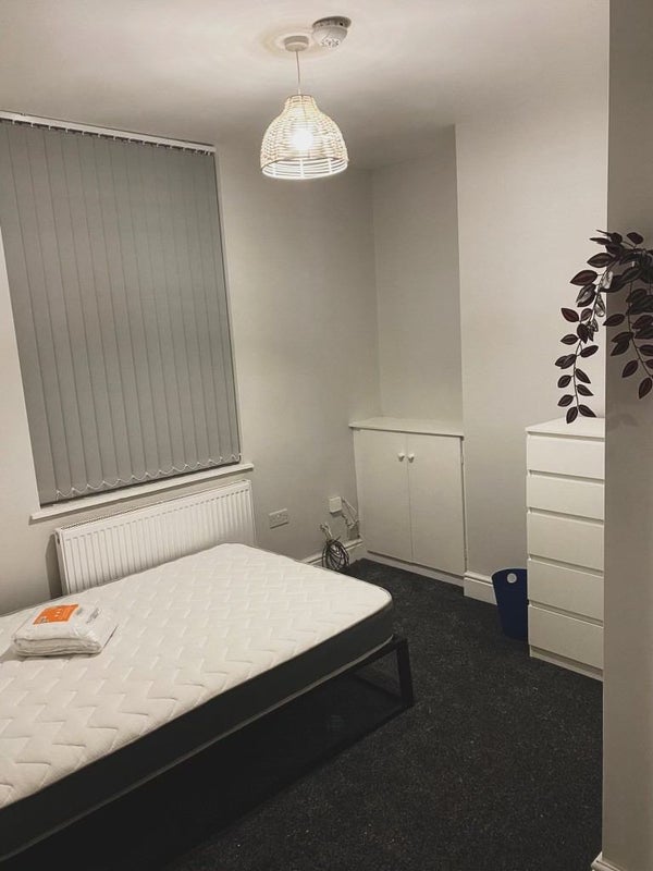 Room Woodville Street in St Helens