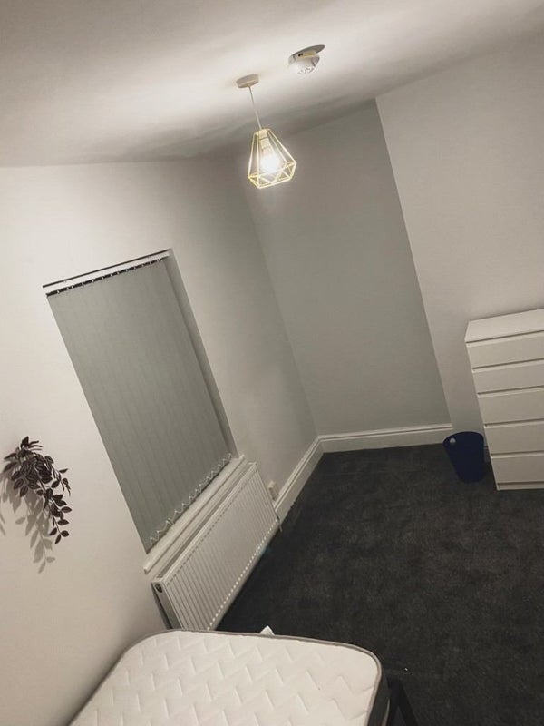 Room Woodville Street in St Helens